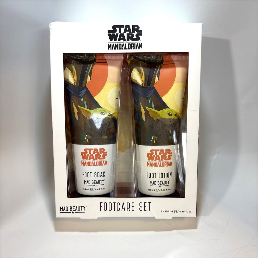 New Star Wars Mandalorian Footcare Set Cedarwood & Lime Foot Soak & Lotion 250ml